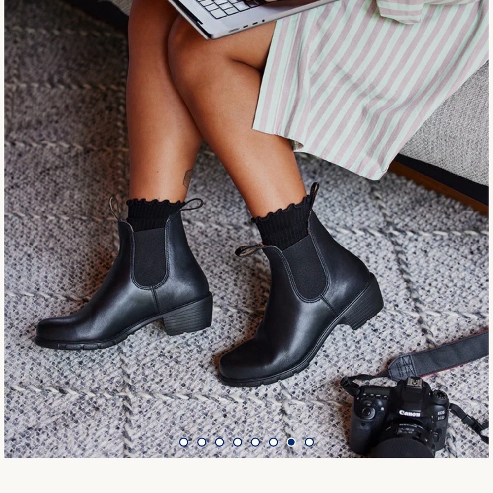 Blundstones Stylish Black Ankle Boots